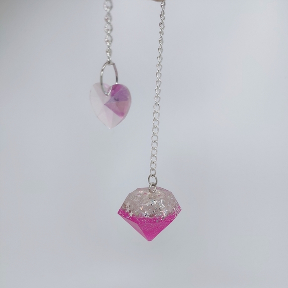 Glittery pink with holographic stars on top handcrafted dowsing pendulum - Picture 11 of 13